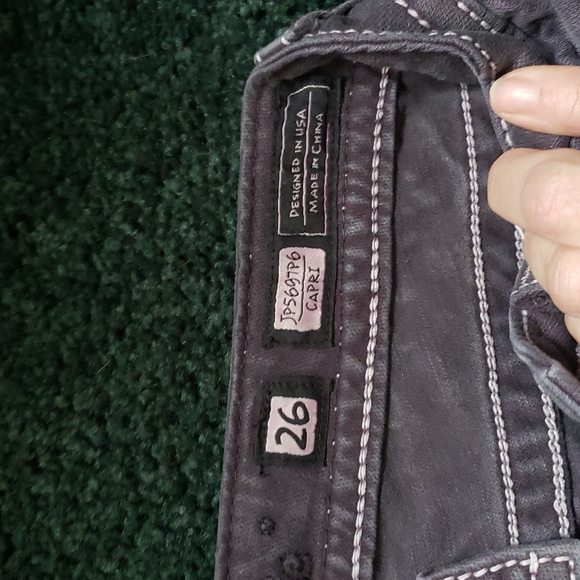 Miss Me Capri Jeans - Picture 2 of 6